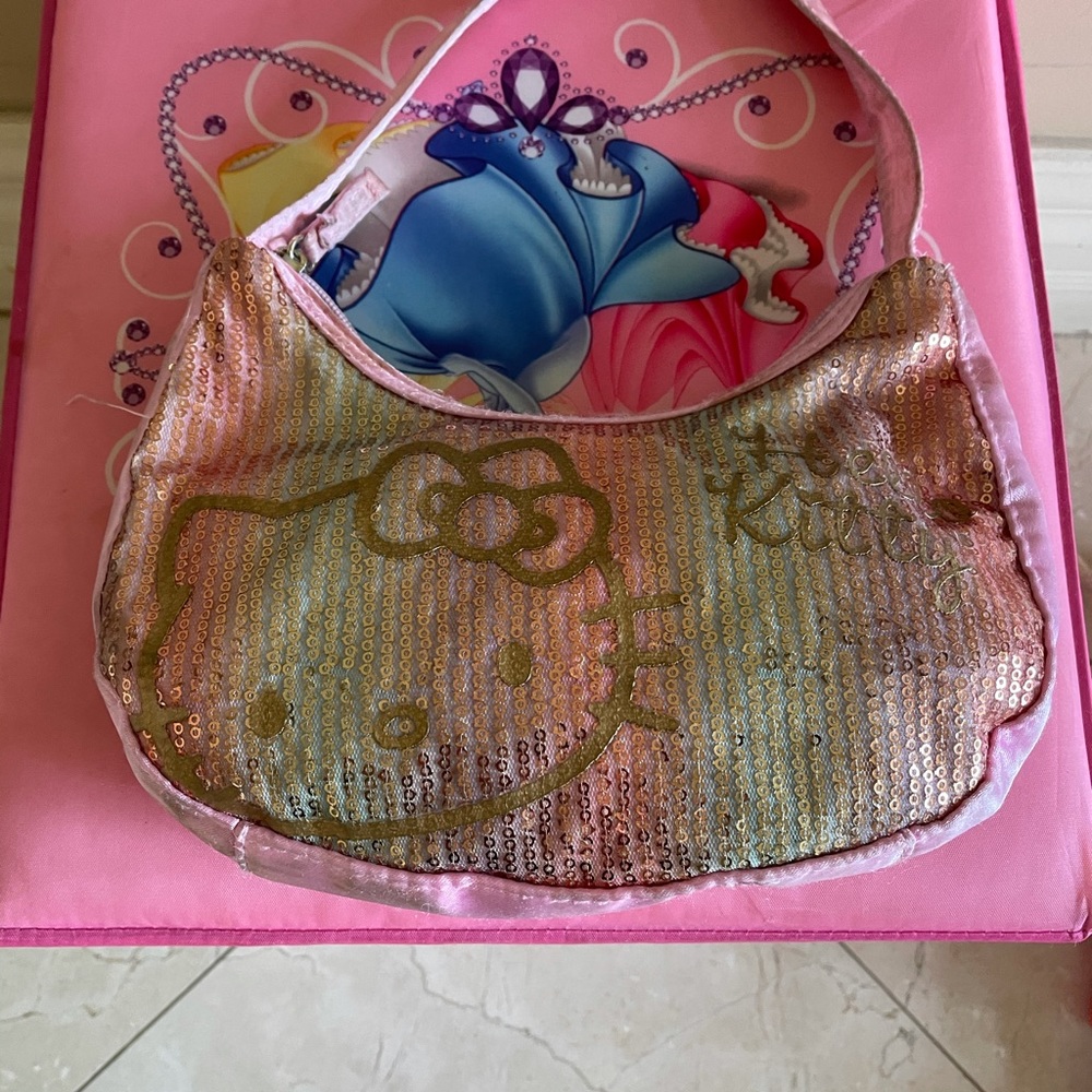 Hello kitty purse
